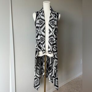 Dolled Up Black and White Knit Long Boho Aztec Geometric Rayon Cardigan -M